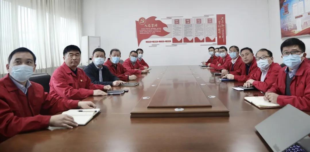 八亿橡胶公司组织观看全国脱贫攻坚总结表彰大会